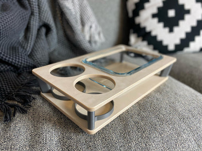 Personalisierte Couchbar in moderner Holzoptik – perfekt als Geschenkidee für gemütliche Abende oder besondere Anlässe.