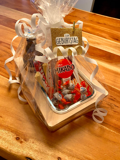 Holz-Couchbar mit Getränkehalter, gefertigt in Handarbeit – modernes Wohnaccessoire und personalisierbares Geschenk von ZWOBE.