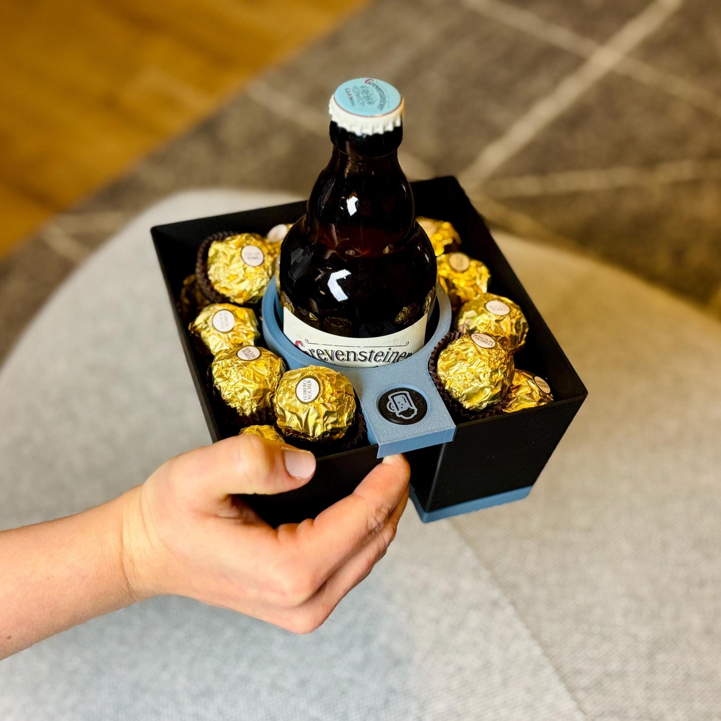 Modulare Snackbox mit Getränkehalter – funktionales Design aus 3D-Druck und Holz, hergestellt von ZWOBE.