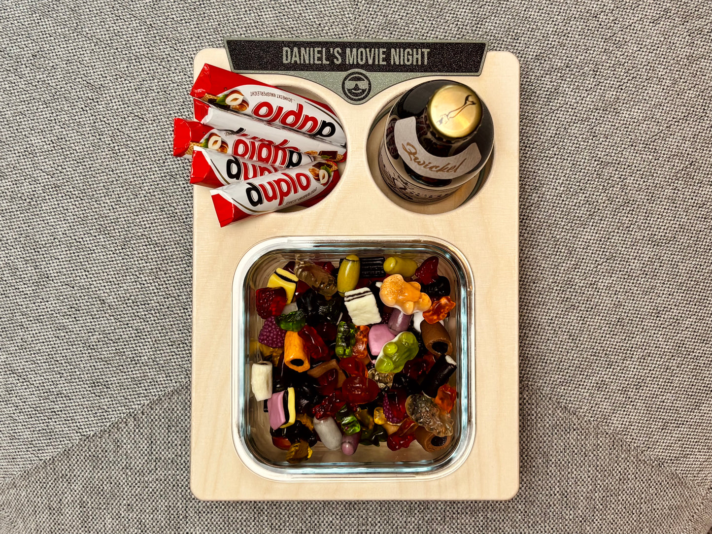 Couchbar mit Emoticon - Für Film- und Gaming-Abende